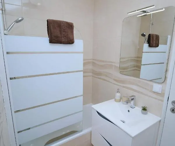 Diamante House Com Garagem Privada *